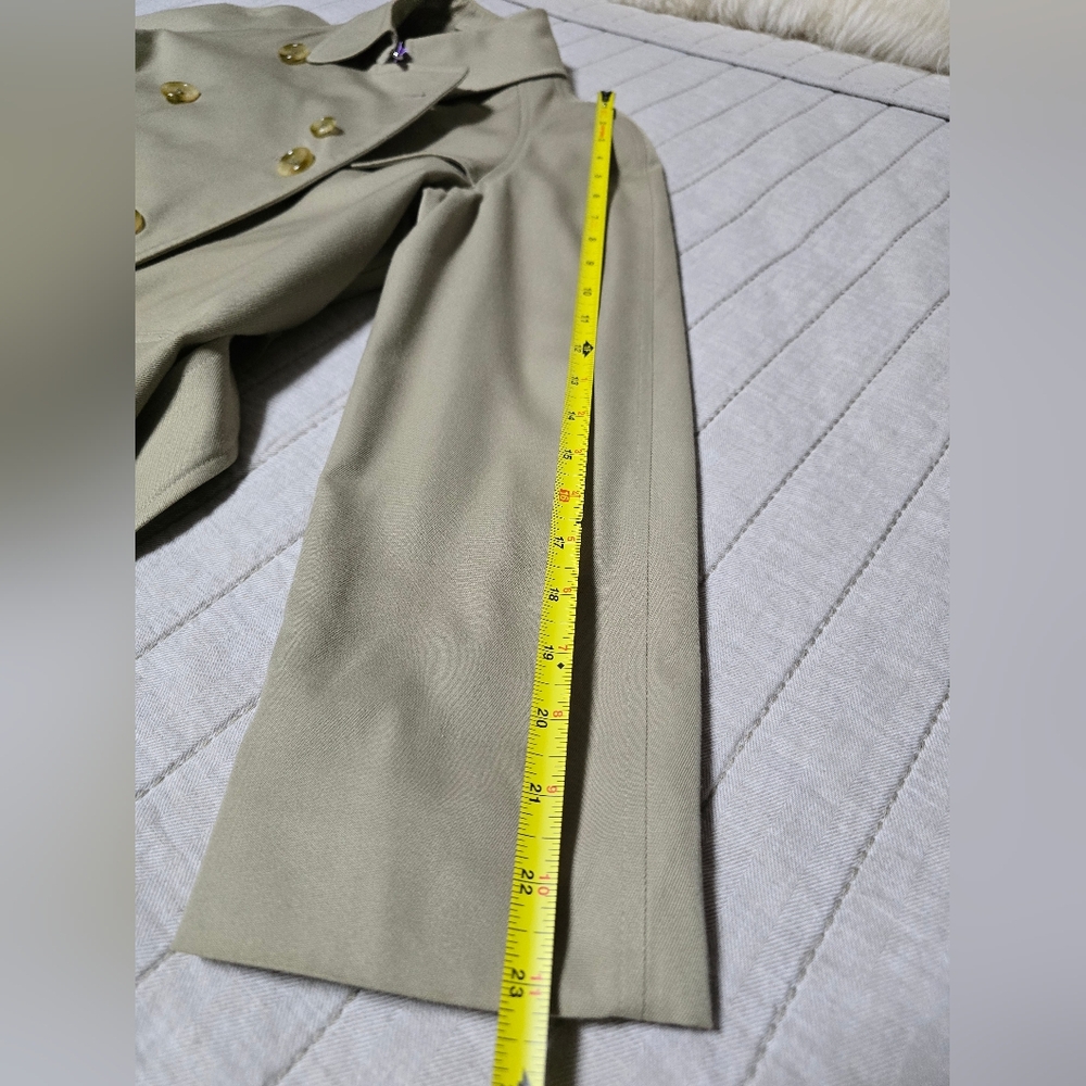 Vintage Burberry Classic Beige Trench Coat, With Removable Wool Liner - Picture 16 of 16